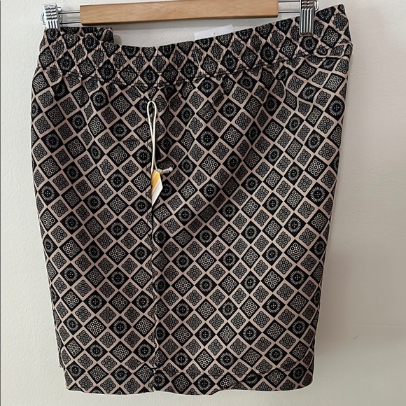 Forever 21 Men’s 2XL Swim Trunks – Black & Tan Geometric Print, Classic Fit - Picture 4 of 5